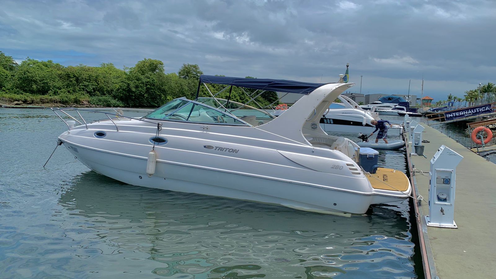 Foto de 28 9p Triton IN